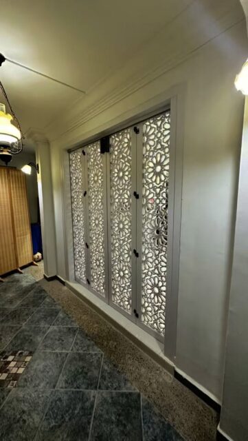 a meaningful project completed! big love and thanks to the beautiful family who not only supported and appreciated our work but also sincerely advised how we can improve in the future to benefit our customers. 🤍

grateful for this opportunity to serve, design and build this partition door for their family prayer space. 🕌

a space that not only brings privacy, but also adds meaning and tranquility to the heart of the home. 🏠 

#camelcaravanco #thefamilymajlis #islamicdesign #roompartition #roomdividers #mashrabiya #sghome #sgfamily