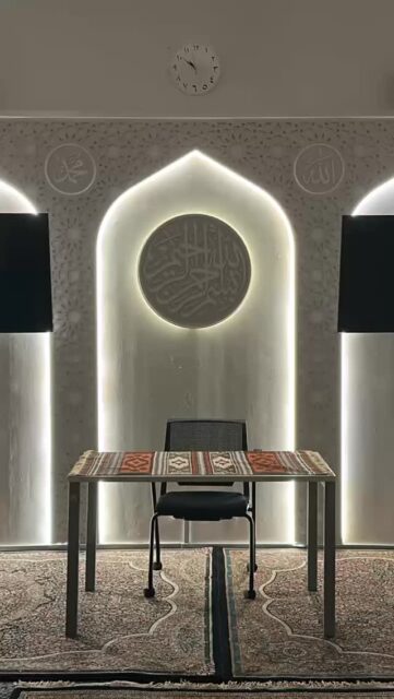 we had the honour of preparing and installing this custom mihrab panel for Noor Learning Center, where Ustazah Juyda @noormohamad.services.travel leads the Umrah classes for seekers readying their hearts and minds for the sacred journey. 🕋

from the first sketches to the final installation, our aim was to create more than a backdrop – a focal point that reflects serenity, devotion, and the beauty of learning. 🌿

alhamdulillah, may this feature inspire and uplift everyone who gathers here. 🤲🏼

#camelcaravanco #thefamilymajlis #majlisilmu #umrah #hajj #mekkah #madinah