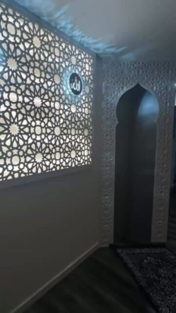 it begins with a vision — a wall that speaks calm and a mihrab in this beautiful home that unites this beautiful family. 🌙
 designed not just for beauty, but for barakah. built with devotion, made to inspire. 🕌

dm us to begin your journey with camel caravan co. 🐪

#camelcaravanco #thefamilymajlis #muslim #solat #mihrab #musollah